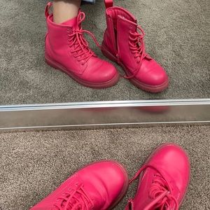 Dr Martin Delaney us size 3 girl size hot pink